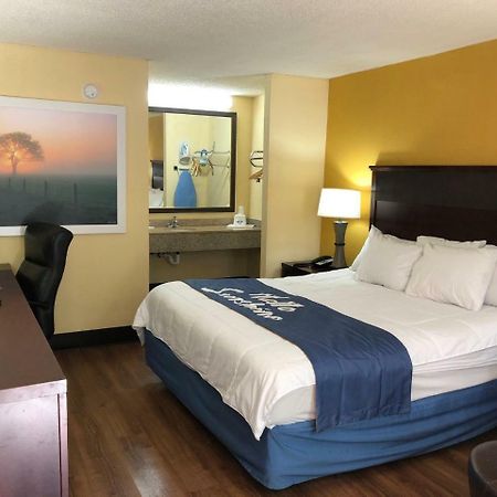 Days Inn By Wyndham King-Winston Salem Area Extérieur photo