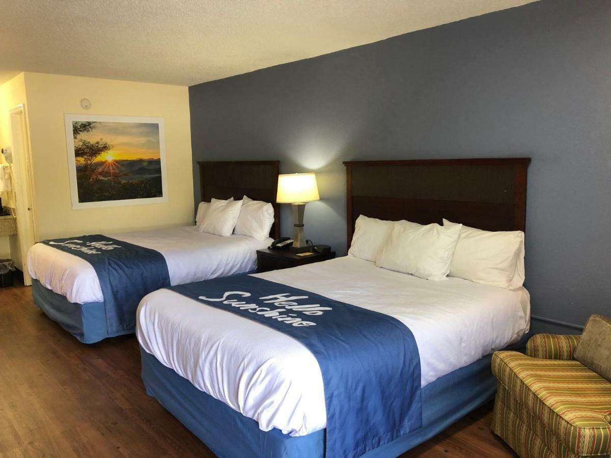 Days Inn By Wyndham King-Winston Salem Area Extérieur photo