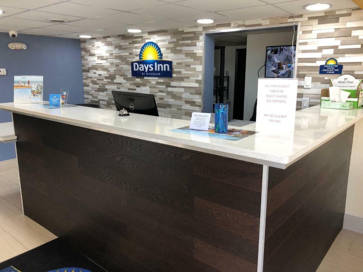 Days Inn By Wyndham King-Winston Salem Area Extérieur photo
