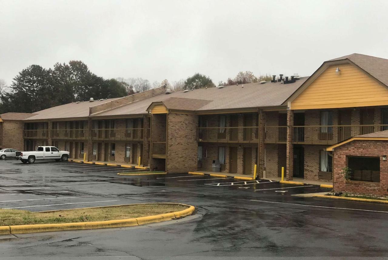 Days Inn By Wyndham King-Winston Salem Area Extérieur photo